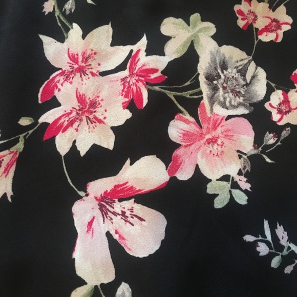 Super cute Express blouse - Picture 6 of 8